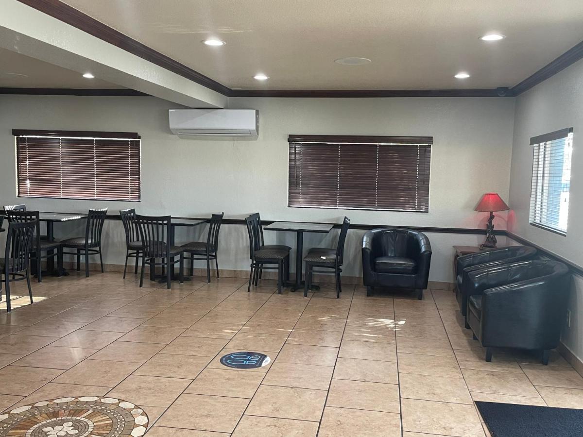 Super 8 By Wyndham Amarillo Central Tx Exterior photo
