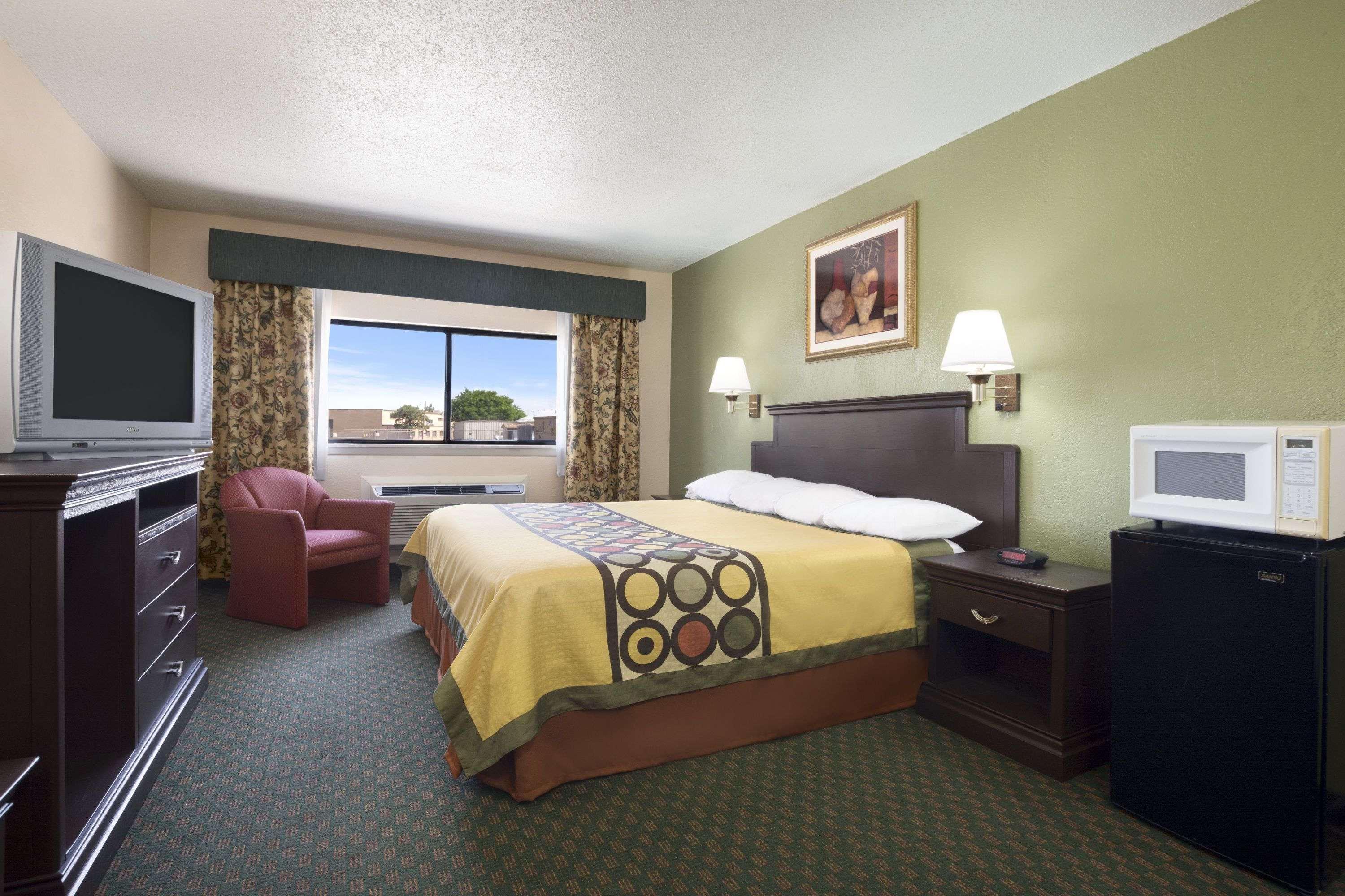 Super 8 By Wyndham Amarillo Central Tx Exterior photo