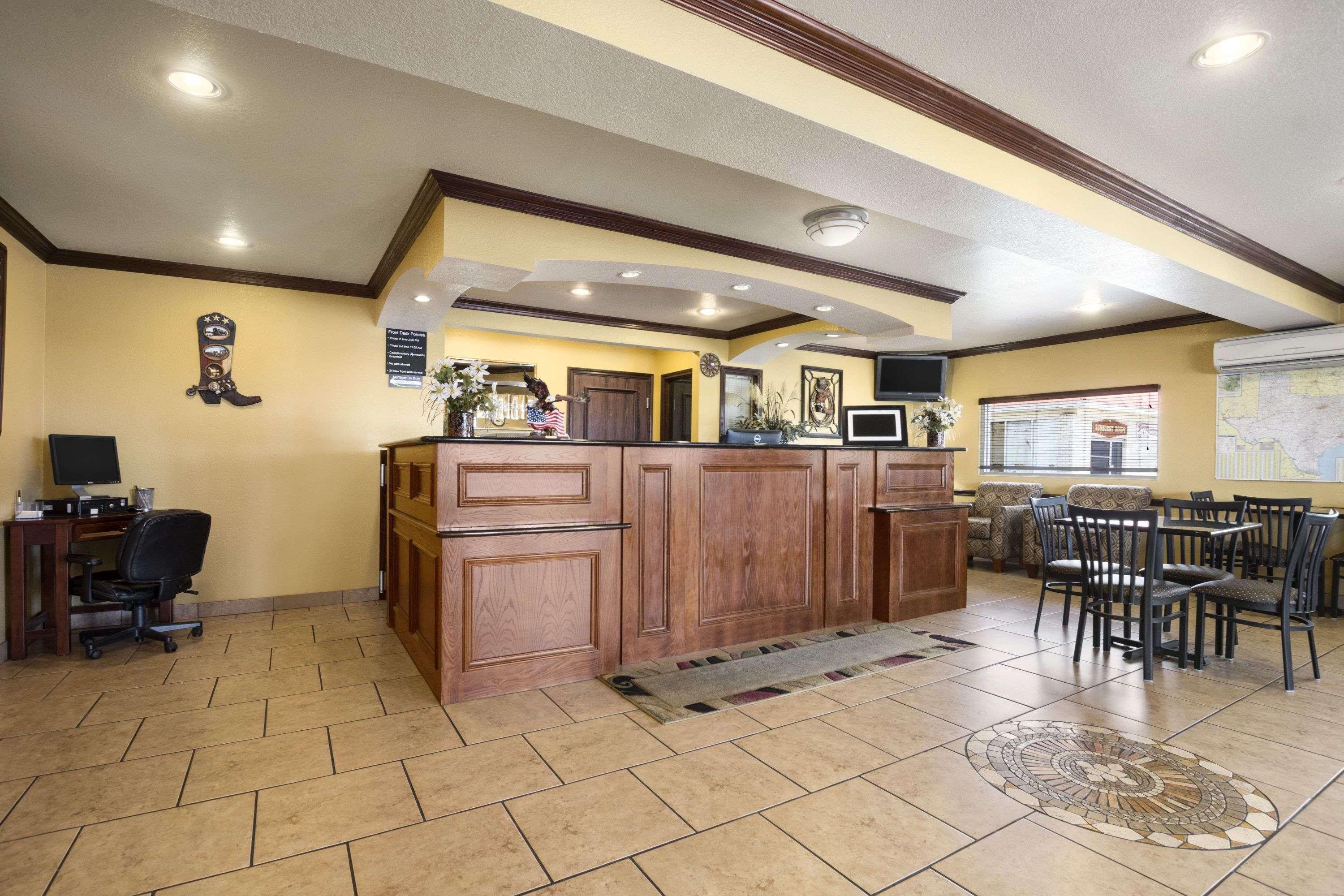 Super 8 By Wyndham Amarillo Central Tx Exterior photo